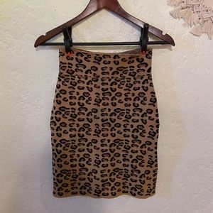 BCBG MAXAZRIA leopard print body con skirt size M
